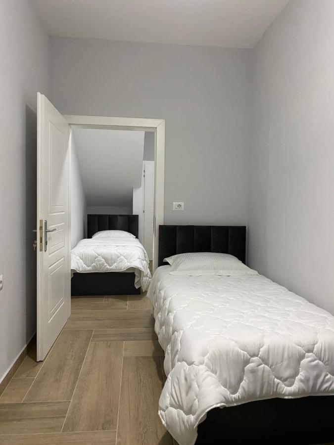 Eagle'S Nest Apartment Shkodër Екстериор снимка