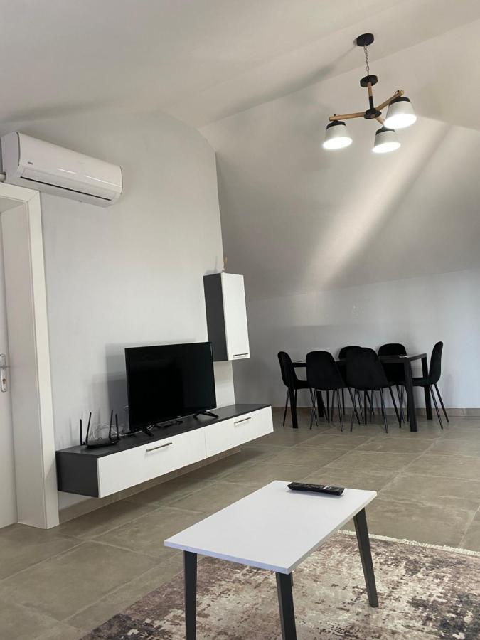 Eagle'S Nest Apartment Shkodër Екстериор снимка