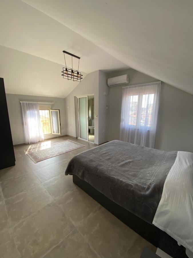 Eagle'S Nest Apartment Shkodër Екстериор снимка