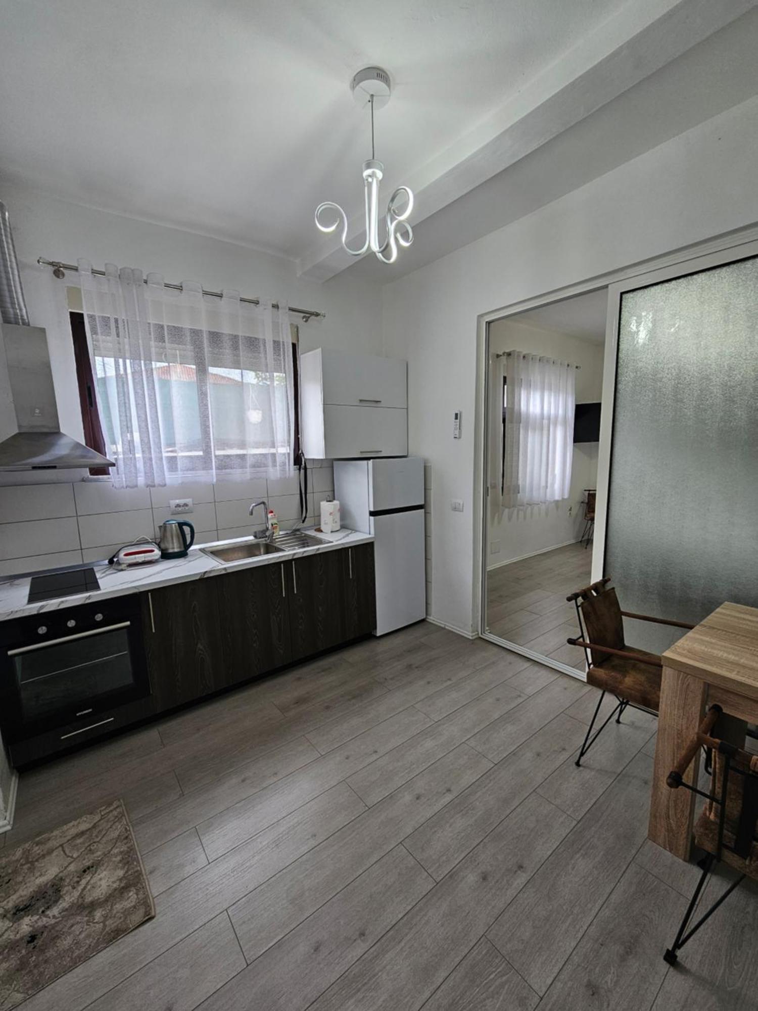 Eagle'S Nest Apartment Shkodër Екстериор снимка