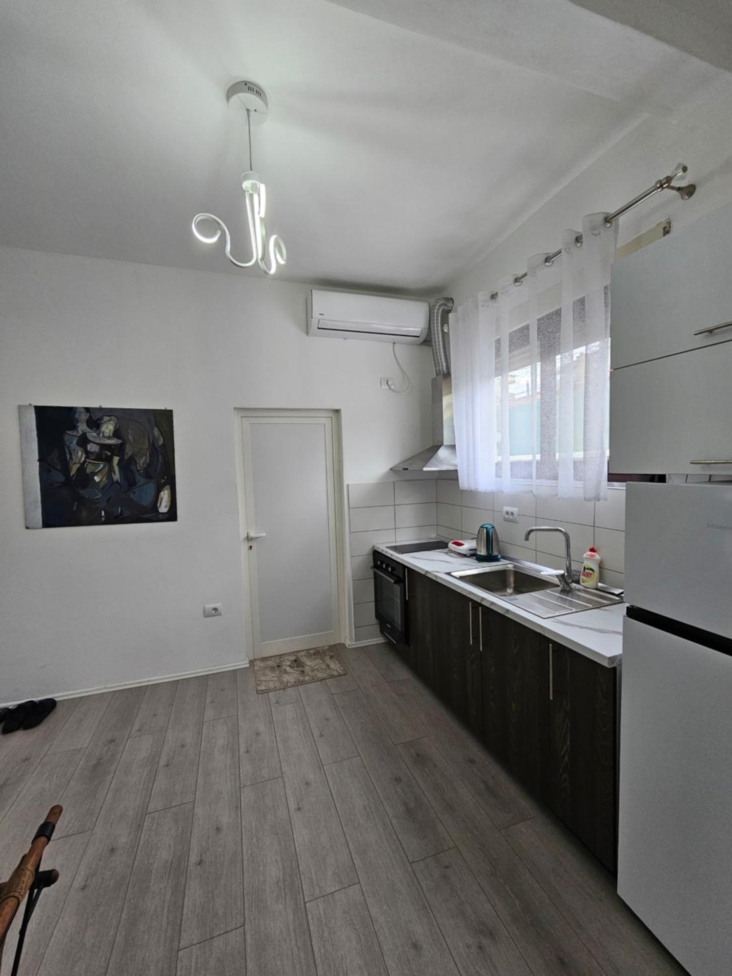 Eagle'S Nest Apartment Shkodër Екстериор снимка