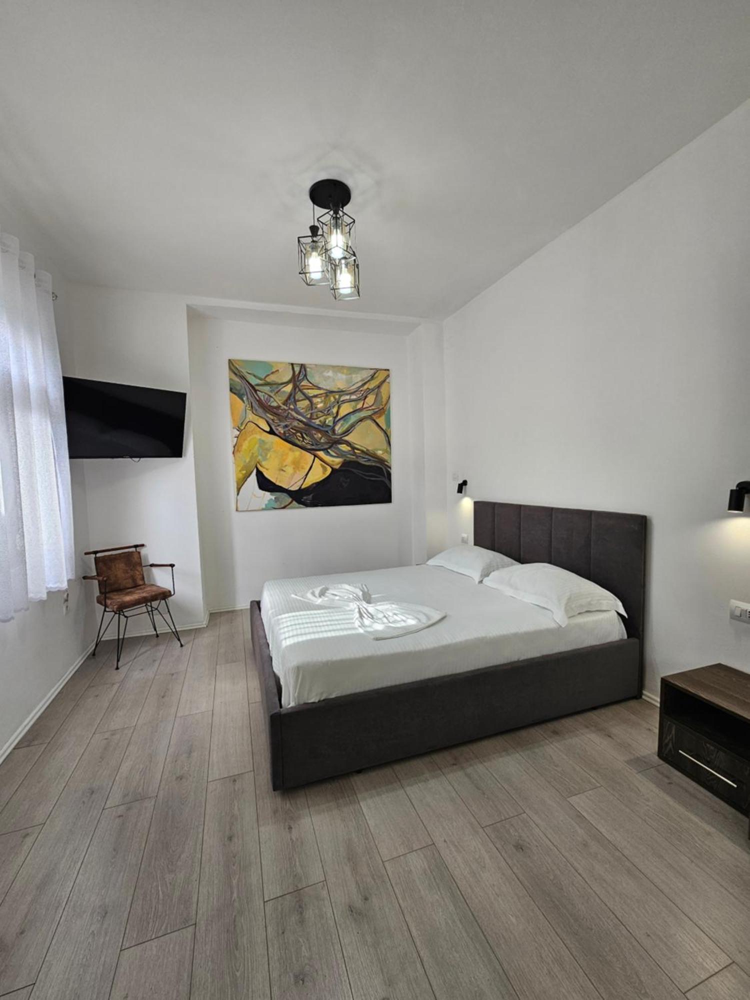 Eagle'S Nest Apartment Shkodër Екстериор снимка